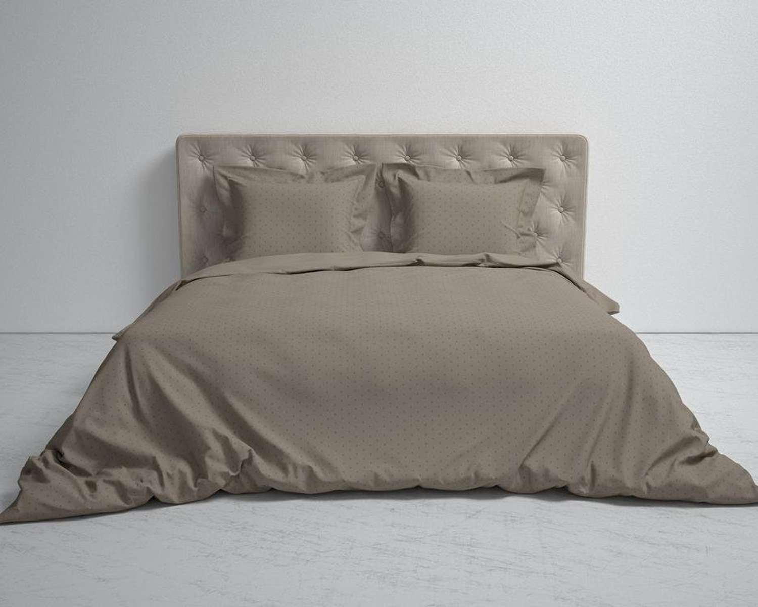 Dekbedovertrek Uni Stippen Taupe op bed helemaal Dekbedovertrek Uni Stippen Taupe op bed helemaal