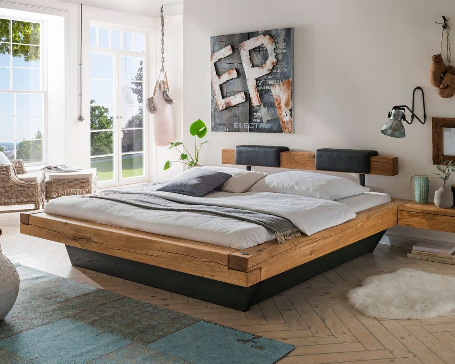 Eiken balkenbed met laden Eiken balkenbed met laden