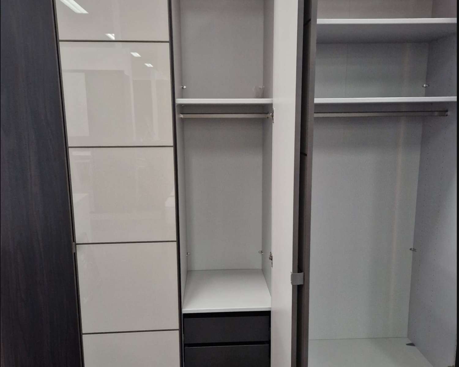 Binnenkant midden Elegance Square kast Binnenkant midden Elegance Square kast