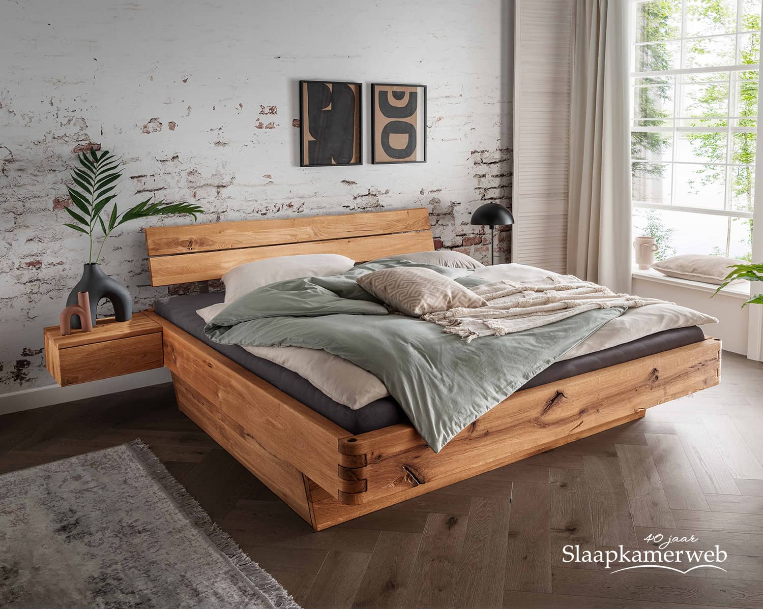 Eiken bed 180x200 met lade Eiken bed 180x200 met lade