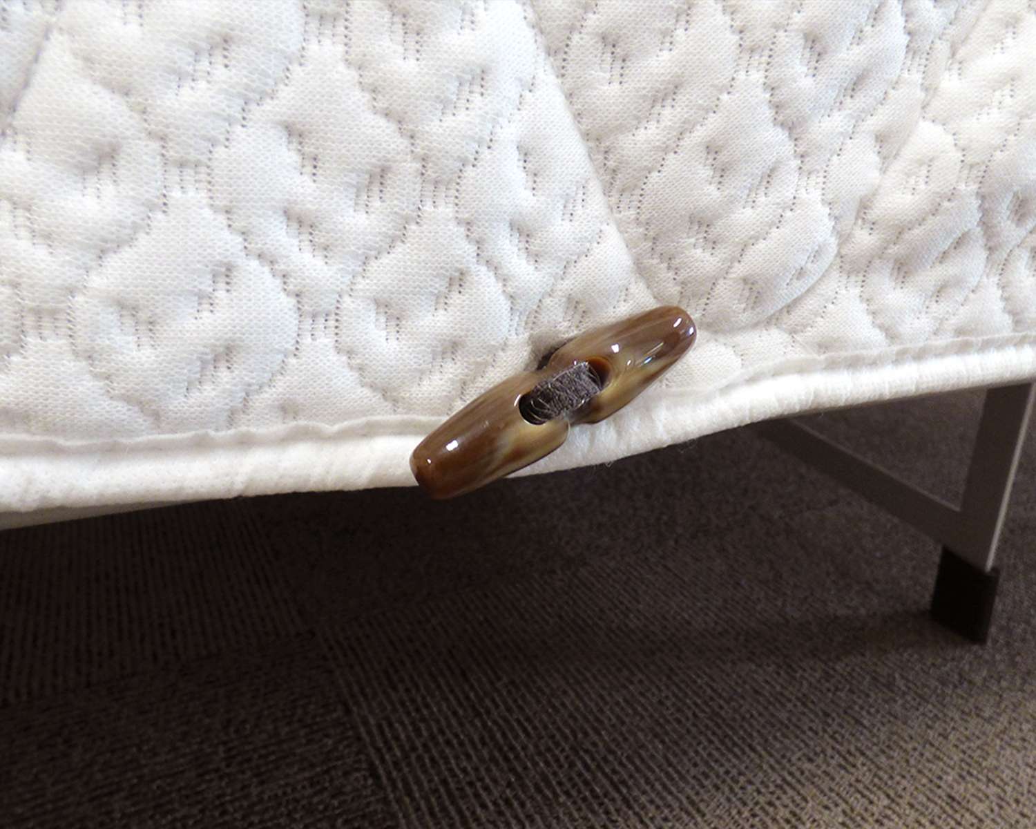 Showroommodel vouwbed pouf hoes bevestiging Showroommodel vouwbed pouf hoes bevestiging