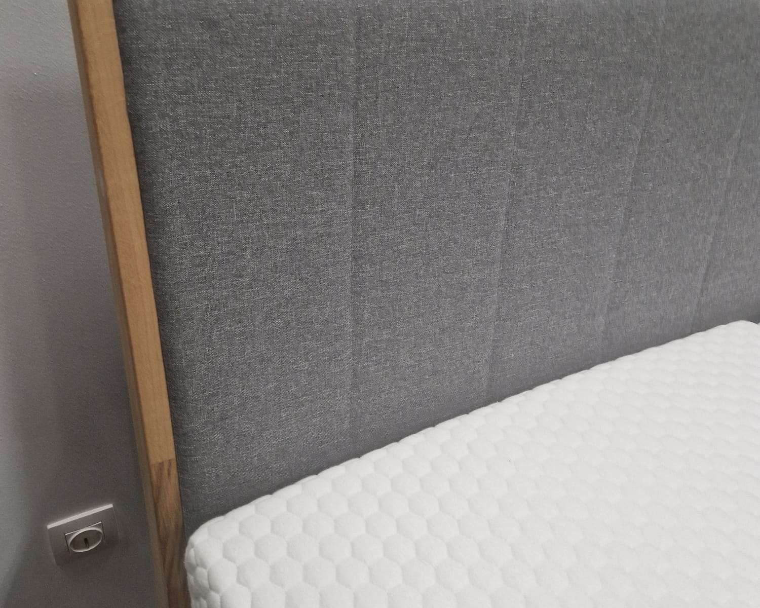 Detail hoofdbord houten bed Pearl Detail hoofdbord houten bed Pearl